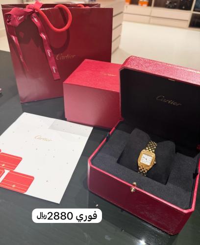 ساعة كارتير ذهبي