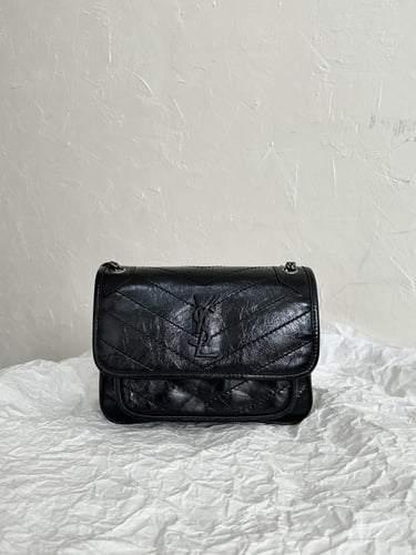 شنطة سان لوران 22cm 16cm