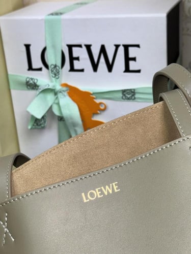 شنطة 31.5cm LOEWE