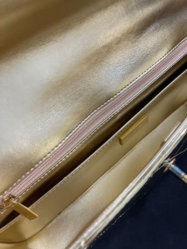 شنطة شانيل ذهبي