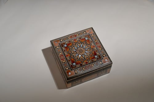 صناديق خشبية دمشقية