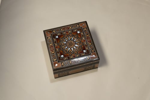 صناديق خشبية دمشقية