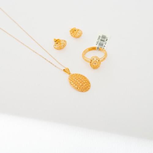 طقم ذهب خاتم وحلق و عقد عيار 21