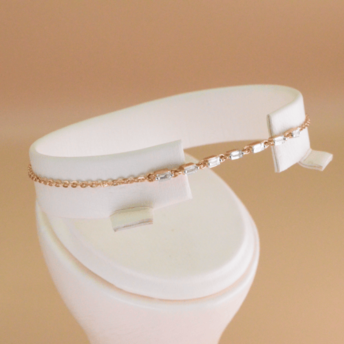 اسوارة (مرصعة بالماس)