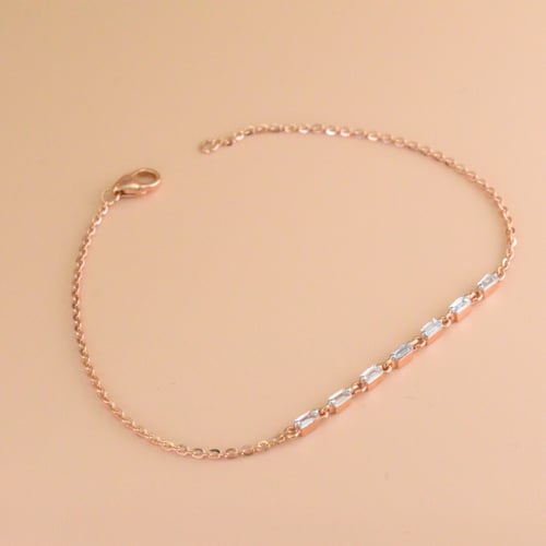 اسوارة (مرصعة بالماس)