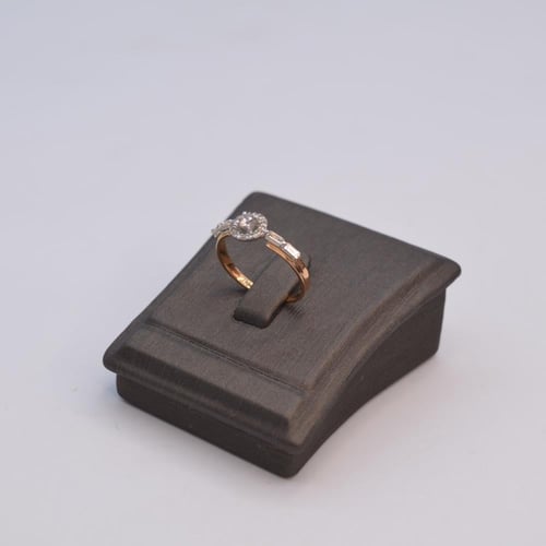 خاتم (مرصع بالألماس)