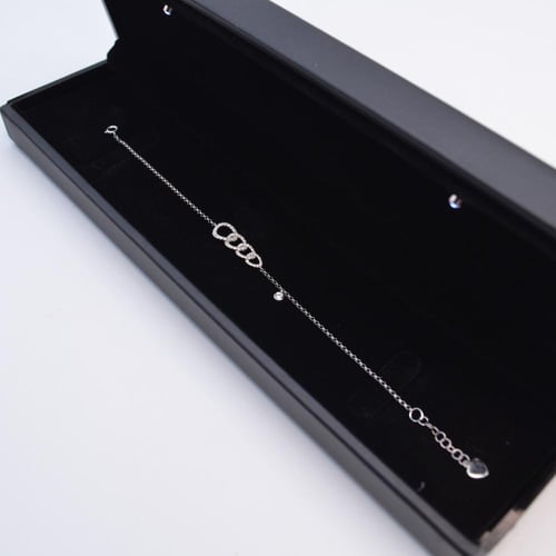 اسوارة (مرصعة بالماس)