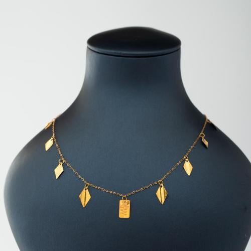 عقد ذهب عيار 21