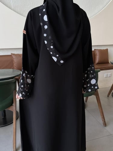 عباية الكم منقط شيفون نص كلوش - قماش انترنت