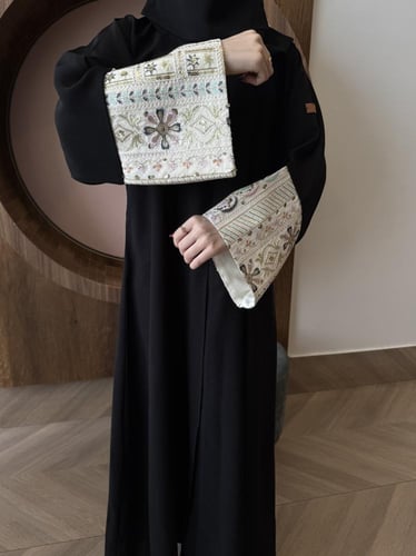 عباية الكم مربع بيج ملون نص كلوش - قماش انترنت