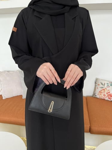 عباية قلاب جكار موف نص كلوش- قماش كريب واقف