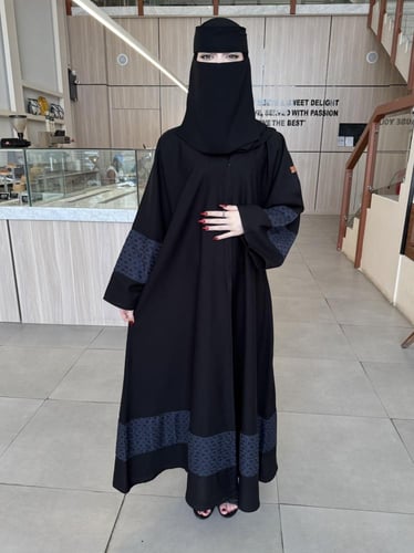 عباية الكم والاسفل كحلي ربع كلوش - قماش كريب واقف