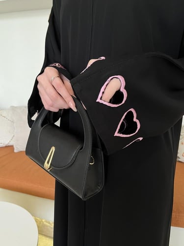 عباية تطريز قلوب - قماش انترنت