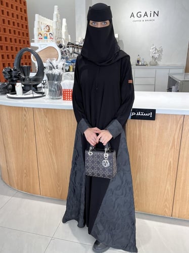 العباية الكم والجانبين جكار - قماش ملكي