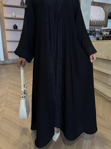 عباية دانتيل بالكم والوسط قماش انترنت - نص كلوش