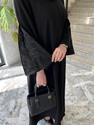 عباية الكم مثلث لمعة ربع كلوش - قماش انترنت