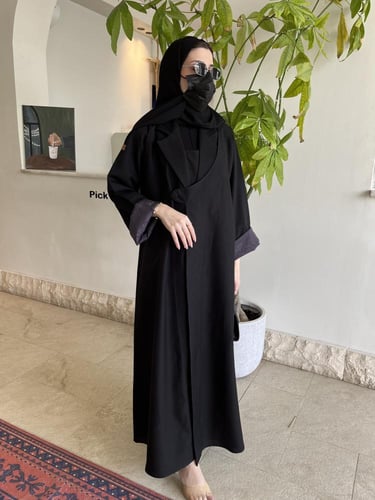 عباية قلاب جكار موف نص كلوش- قماش كريب واقف