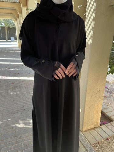 عباية دانتيل نص كلوش- قماش انترنت