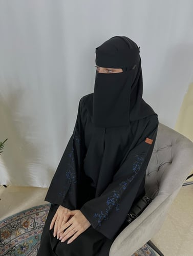 عبايه نص كلوش تطريز كحلي - قماش كريب