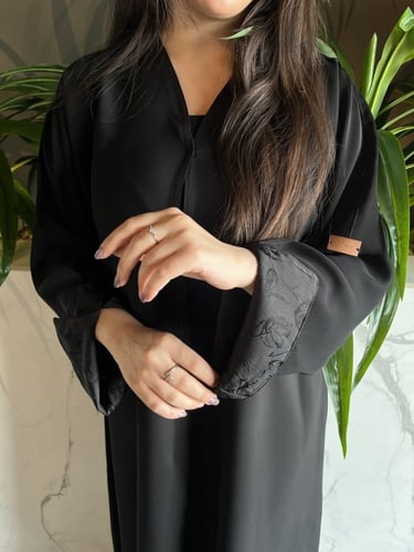 عباية الكم مفتوح مع جكار داخلي كلوش- قماش إنترنت