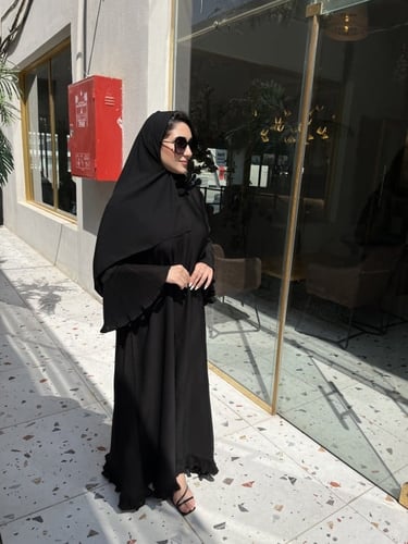 عباية كسرات من الاسفل والكم كلوش - قماش انترنت