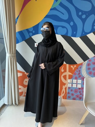 عباية تطريز اسود هدب بالكم نص كلوش - قماش كريب واق...