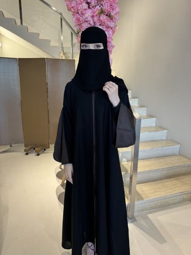 عباية سوداء مع جكار بني نص كلوش - قماش انترنت