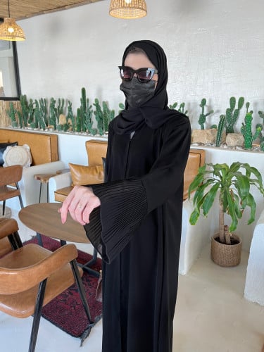 عباية كم كسرات - قماش ملكي