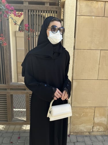 عباية دانتيل نص كلوش- قماش انترنت