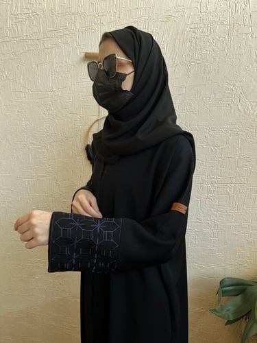 عباية كم مربع كحلي - قماش انترنت