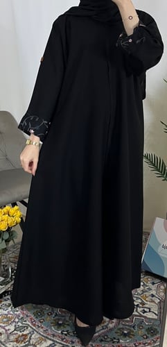 عباية تطريز داخل الكم نص كلوش - قماش كريب