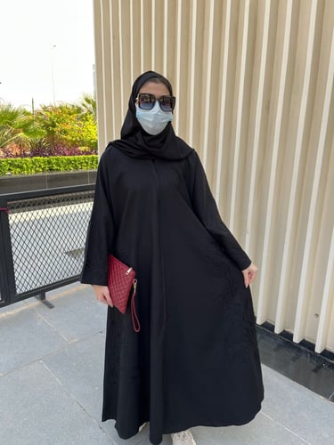 عباية تطريز اسود من الجانبين نص كلوش - قماش كريب