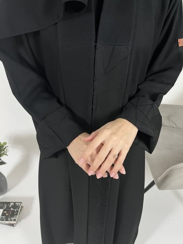 جكار من الوسط والاكمام قلاب نص كلوش - قماش كريب