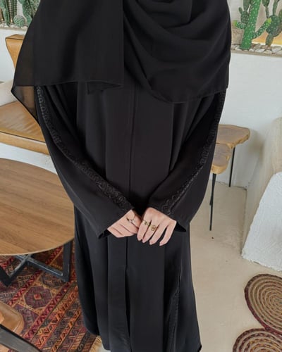 عباية تطريز الكم والجانبين نص كلوش - قماش انترنت