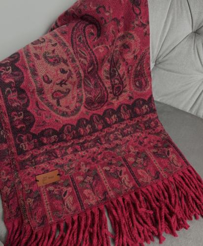 شال كشميري احمر