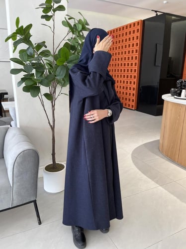 عباية بليزر كحلي بجيوب نص كلوش - قماش جوخ