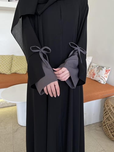 عباية فيونكة وكسره من الخلف كلوش - قماش انترنت