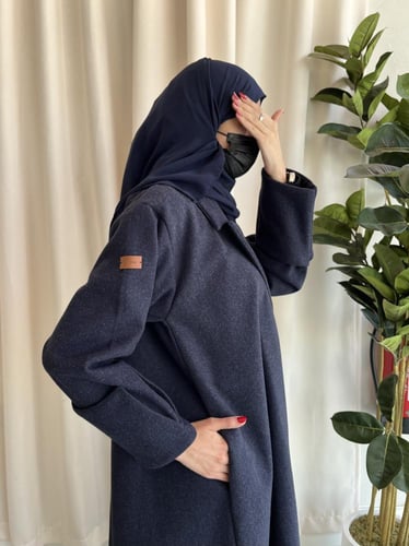 عباية بليزر كحلي بجيوب نص كلوش - قماش جوخ