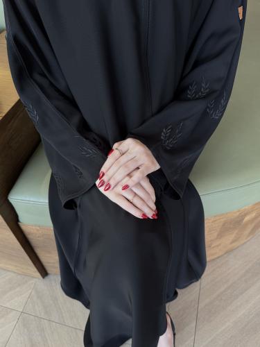 عباية مطرزه اسود ربع كلوش- قماش انترنت