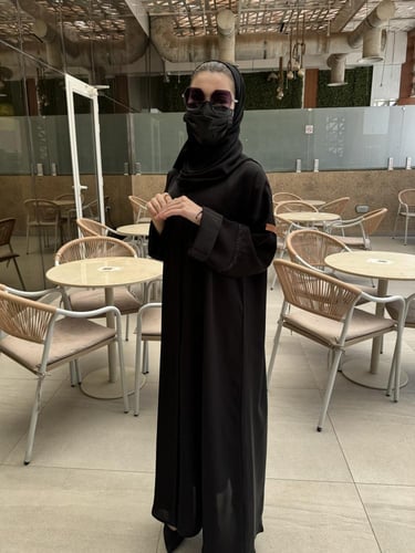 عباية الكم مطرز اسود قلاب - قماش انترنت