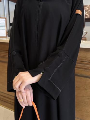 عباية الكم تطريز مع ازرار نص كلوش - قماش ملكي