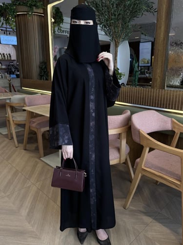 عباية الكم مشجر والوسط نص كلوش - قماش انترنت