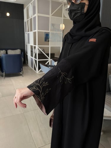 عباية بالكم تطريز ذهبي - قماش انترنت التطريز بالكم...