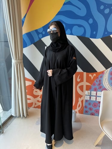 عباية تطريز اسود هدب بالكم نص كلوش - قماش كريب واق...