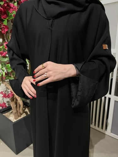 عباية الكم مفتوح مع جكار داخلي كلوش- قماش إنترنت