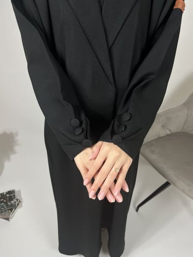 عباية جاكيت اسود نص كلوش - قماش كريب واقف