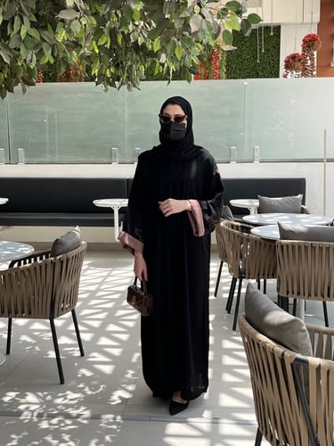 عباية بالكم تطريز ذهبي - قماش انترنت التطريز بالكم...