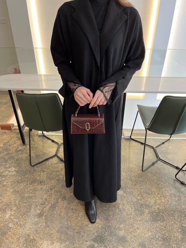 عباية بكلفة شفافة داخلية - قماش صوف نص كلوش