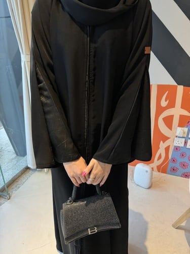 عباية جكار اسود نص كلوش - قماش انترنت