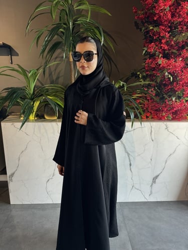 عباية الكم والظهر لماع نص كلوش - قماش كريب واقف